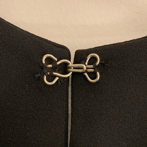 Basic Black Blazer Jacket. Italian made. Bell sleeves. Cape neck. Lined. Pockets - Picture 5 of 7